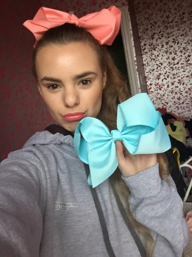 Sedgley teenager Chloe Evans is organising a ‘wear a bow day’ in memory of her dad who died from bowel cancer in 2013. Photo: Bowel Cancer UK